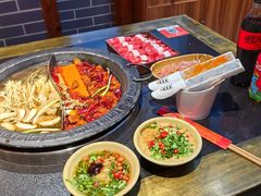 -宽板凳老灶火锅(台湾街店)