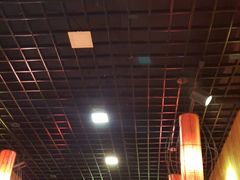 -愉肴麻辣香锅(中山路店)