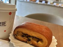 -VERIE BAKEHOUSE
