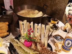 -鲜入围煮花胶鸡海鲜火锅