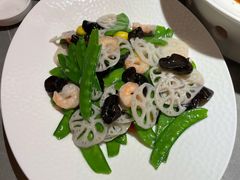 荷塘月色-新天明砂锅鱼头煲