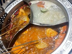 -钢管厂五区小郡肝串串香火锅(人民广场店)