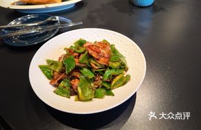 Screw Pepper Sea Cucumber Stir-Fried Pork