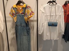-URBAN REVIVO(上海中庚漫游城店)