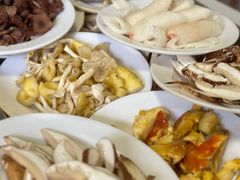 -菌之家·专业纯野生菌火锅·特色炒菌