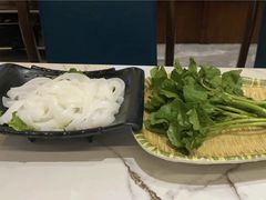 -潮汕三宝鲜牛肉火锅