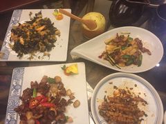 -云海肴·汽锅鸡·云南菜(天山百盛优客店)