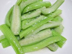 -渝信川菜 · 川味家常菜(财富购物中心店)