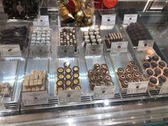 -VENCHI 闻绮(上海佛罗伦萨小镇店)