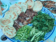 扒猪脸火勺-北京龙庆四季香农家饭庄·灶台鱼·碳烤虹鳟鱼(龙庆峡店)