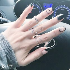 -芊指百魅