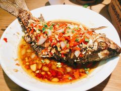 香煎大鲫鱼-费大厨辣椒炒肉(新城吾悦广场店)