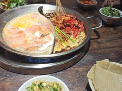 -四小区火锅·巷子里的重庆火锅(花照壁店)