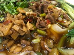 泡椒鸡杂米粉-呷佬·长沙手工米粉(金沙江路店)
