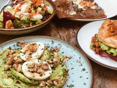 牛油果煮蛋吐司-RAC BAR(安福路店)