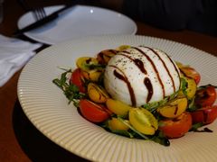 -JINNS锦时 steak&pizza(浸信会礼拜堂旧址店)