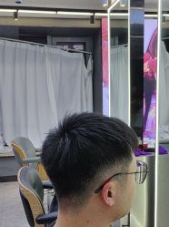 -藤野造型烫发染发