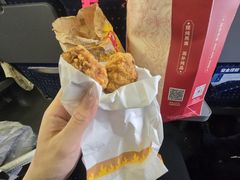 -麦当劳(上海虹桥站30B检票口楼上)