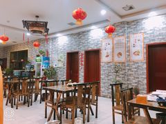 -壹阁胡羊焖饼(特色小吃街店)