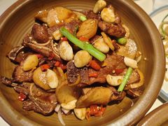 -阿瓦山寨·湘菜现炒·剁椒鱼头王(咸阳总店)