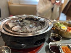 -围炉肉舍•炭烤活鳗•丹东海鲜烤肉(步行街店)