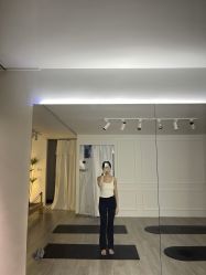 -闺蜜瑜伽·普拉提女性塑形馆