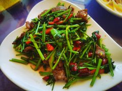 野芹菜炒肉-最心疆拌面·抓饭·烧烤