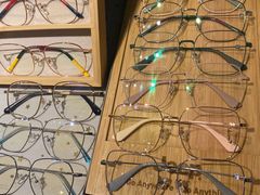 -宏宇眼镜蔡司依视路折扣店(兆佳眼镜城店)