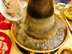 -洞庭洲·防空洞火锅·铜锅涮肉·烧烤(新百广场店)