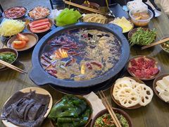 -黄潇洒老火锅(九眼桥宏济巷店)