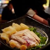 吃火锅怎么能少了帝王蟹呢，来这里满足你对海鲜的所有挑剔～