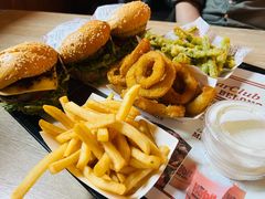 -The Habit Burger Grill 哈比特汉堡(复兴soho店)