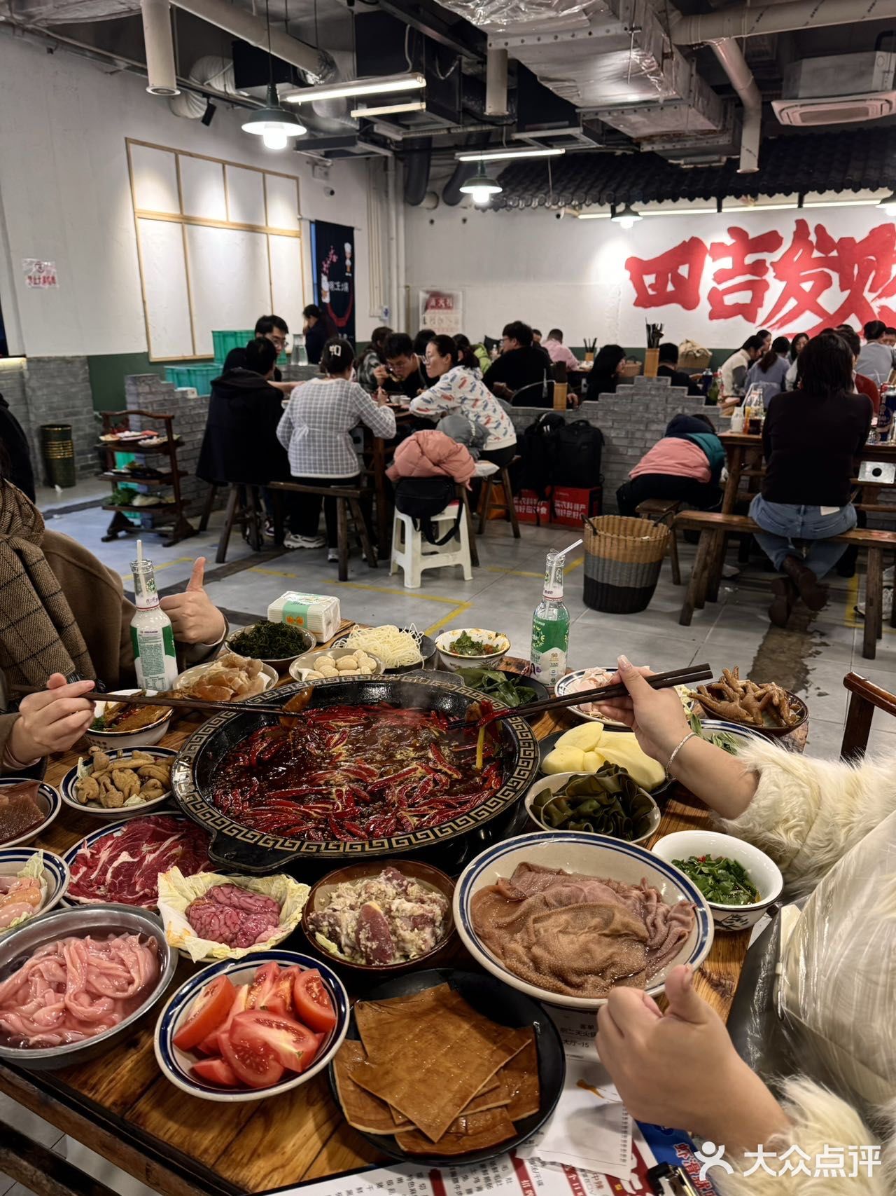 成都！！爆满爆好吃的平价社区老火锅！！