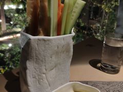 -穹六人间 people 6(岳阳路店)