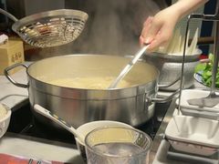 -尚尚仙·酸汤猪手·猪肚鸡火锅(华联万柳购物中心店)