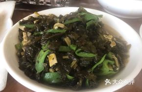 Lichen Stir-Fried with Green Pepper