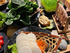 -湊湊火锅·茶憩(南京东路悦荟店)