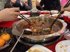 -烧哥美蛙肥肠鱼火锅·十五年社区店
