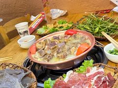 -阿婆情腊排骨火锅(金虹路店)