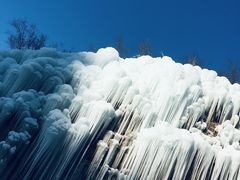 -大平台龙居瀑布旅游区