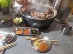 -围炉肉舍•炭烤活鳗•丹东海鲜烤肉(步行街店)