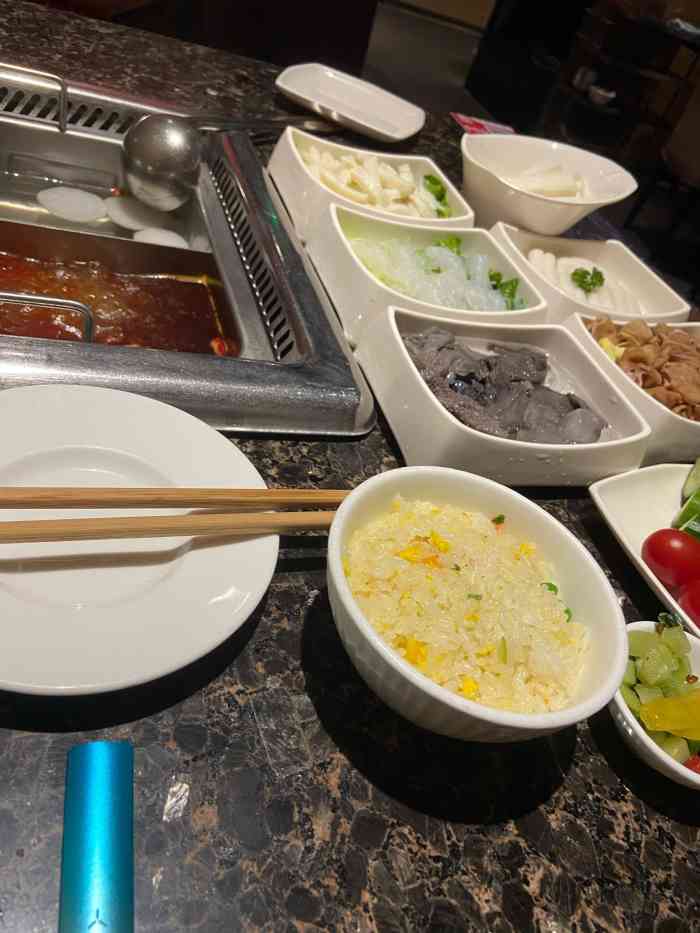 海底捞火锅(群星城店)-"海底捞第一家武汉店是开在凯德广场,当时才.