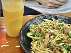肥肠炸酱面-台州老六海鲜面馆(上南总店)
