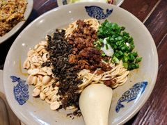 宜宾燃面-峨嵋小镇·川菜(勒泰中心店)