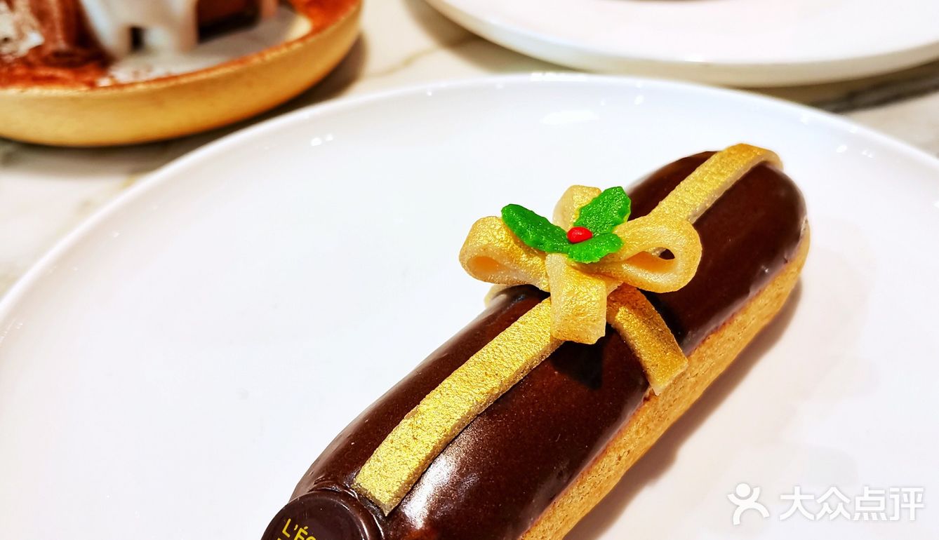 圣诞送巧克力已经OUT了，你女朋友抗拒不了的闪电泡芙礼盒