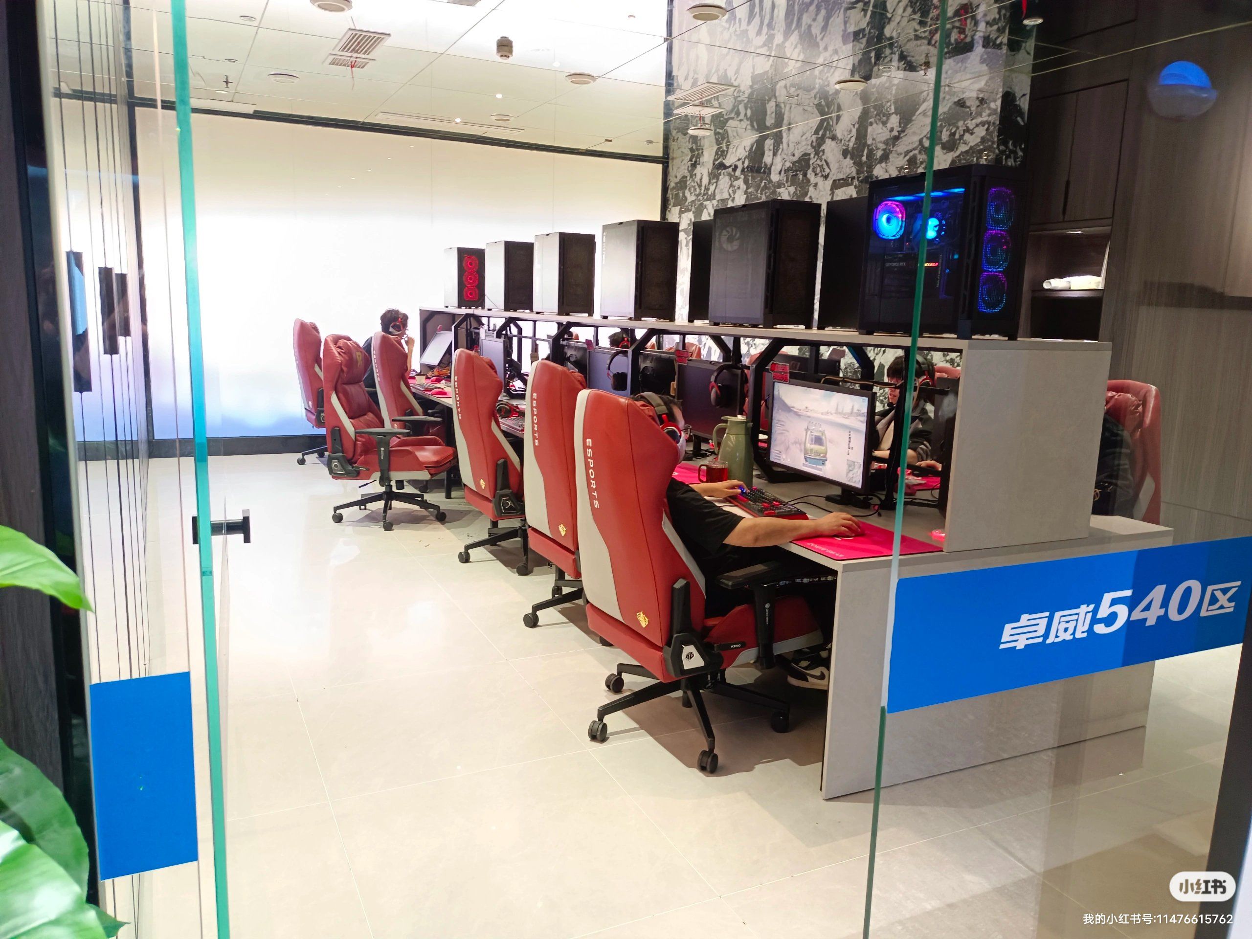 南坪还有这么爽的网吧确实发现晚了,在别家