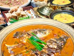 鱼头红焖+鱼丸清炖-解家河南菜(商鼎路店)