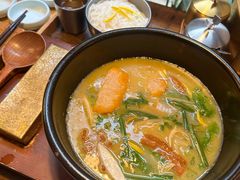 -银米·云南传统过桥米线(双廊黑金冠店)
