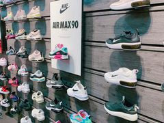 -ABC MART(心斎橋店)