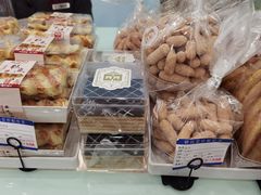 -红房子西点(汇联商厦天钥桥路店)